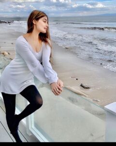 Puja Gupta Instagram - With every drop of water you drink , every breath you take ur connected to the sea . 
No matter where on earth u live most of  the oxygen in atmosphere is generated by the sea 🌊 

Mother earth only gives and it heals all it needs is nurturing - we all gotta give back take care of one common thing we all have Mother Earth 
#earthdayeveryday 🌎