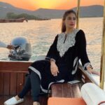 Puja Gupta Instagram - “I never met a sunset I didn’t like.” 🌅 Taj Lake Palace, Udaipur, India