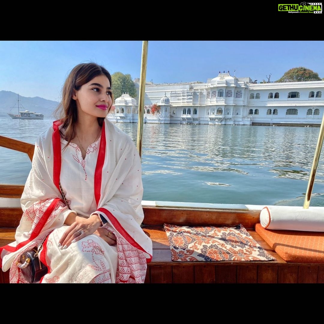 Puja Gupta Instagram - “Never use pure white; it doesn’t exist in nature.” Taj Lake Palace Udaipur