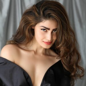 Puja Gupta Instagram - Hello Monday I missed u 
🖤🖤🖤