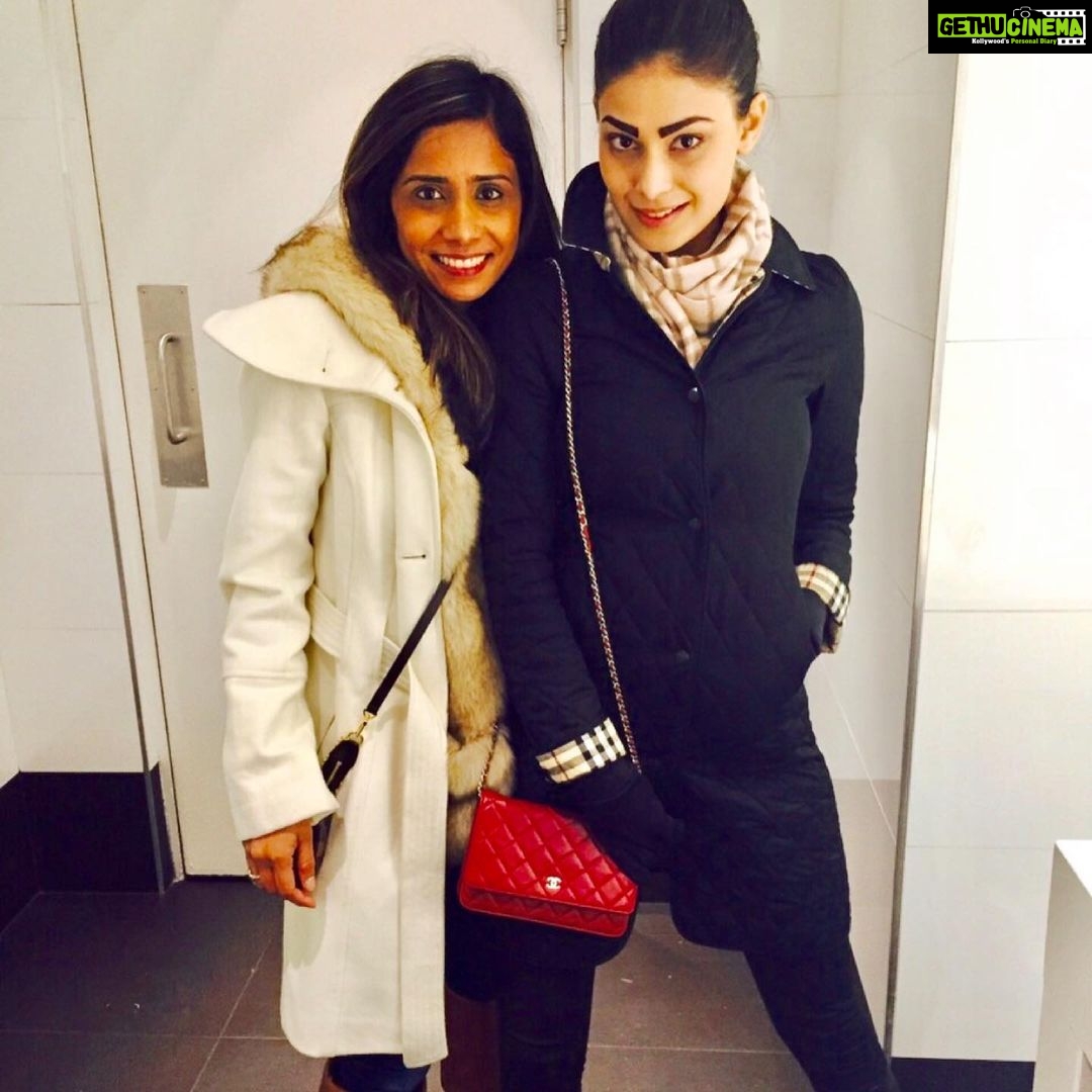Puja Gupta Instagram - I’m going to start this message by literally screaming cause I can’t believe I missed ur birthday Avu - Ur my best friend - a sister I never had - this pandemic has taught every one something or the other and to me it’s only made it clear that I def wouldn’t want to grow old without u around me - Big thank you to Malti auntie for having u or else imma b friendless.( doubt that’s a word but if it is , I would b that word ) Thank you for being such an incredible friend -ur my soul sister and I love u so much Happy birthday and I absolutely can’t wait to Seeu and give u a big hug and probably stay there for a while and not let go Xoxoxo Planet Earth