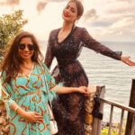 Puja Gupta Instagram - I’m going to start this message by literally screaming cause I can’t believe I missed ur birthday Avu - Ur my best friend - a sister I never had - this pandemic has taught every one something or the other and to me it’s only made it clear that I def wouldn’t want to grow old without u around me - Big thank you to Malti auntie for having u or else imma b friendless.( doubt that’s a word but if it is , I would b that word ) Thank you for being such an incredible friend -ur my soul sister and I love u so much Happy birthday and I absolutely can’t wait to Seeu and give u a big hug and probably stay there for a while and not let go Xoxoxo Planet Earth