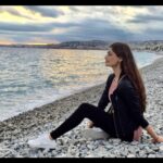 Puja Gupta Instagram - With every drop of water you drink , every breath you take ur connected to the sea . No matter where on earth u live most of the oxygen in atmosphere is generated by the sea 🌊 Mother earth only gives and it heals all it needs is nurturing - we all gotta give back take care of one common thing we all have Mother Earth #earthdayeveryday 🌎 Planet Earth