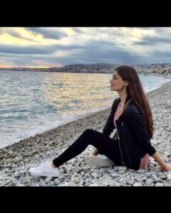 Puja Gupta Instagram - With every drop of water you drink , every breath you take ur connected to the sea . 
No matter where on earth u live most of  the oxygen in atmosphere is generated by the sea 🌊 

Mother earth only gives and it heals all it needs is nurturing - we all gotta give back take care of one common thing we all have Mother Earth 
#earthdayeveryday 🌎