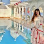 Puja Gupta Instagram - For the love of white 🤍🤍🤍 Taj Lake Palace, Udaipur, India