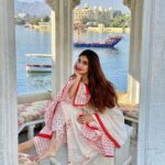Puja Gupta Instagram - Today im counting all my blessings and I’m grateful for such a loving family and to my beautiful Maa for having me and giving me life today 🎂 💫🦄 Taj Lake Palace, Udaipur, India