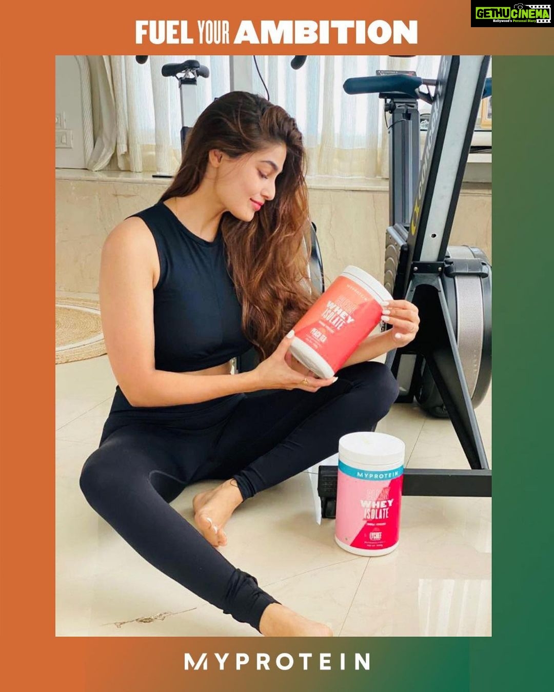 Puja Gupta Instagram - Just love MyProtein’s delicious flavours of whey protein. Trying out the all new lychee flavour now! ❤️❤️ there’s a flash sale on TODAY .. where you get a 31% discount ! Use my code PUJA to get more !Stay Healthy! Stay Fit! Happy Republic Day 🧡🤍💚 Paid Promotions