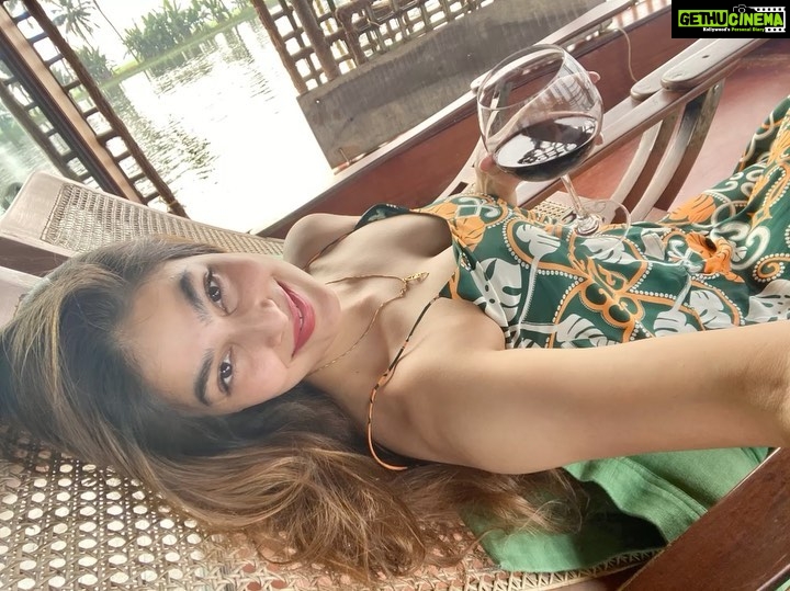 Puja Gupta Instagram - Merry Christmas everyone 🎄⛄️❄️🍷 Kumarakom Lake Resort