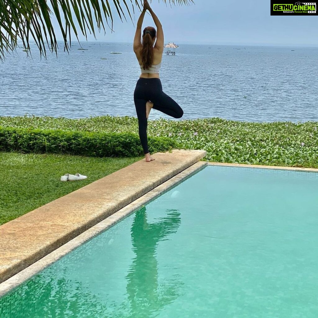 Puja Gupta Instagram - Early morning salutations 🧘🏻‍♀️🌀📿 Kumarakom Lake Resort