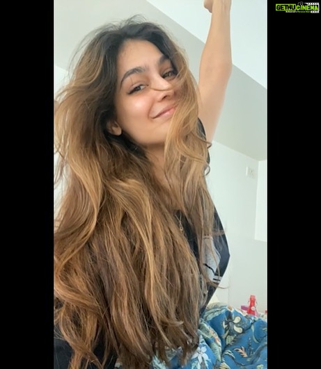 Puja Gupta Instagram - Morning universe and all the beautiful things in it 💫 🌞 Home Sweeeet Home