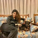Puja Gupta Instagram - 🖤🐕🤎 📸 @lakshyarajanand ( sometimes he takes a good picture or may b it’s just Groot who is making this pic look good 🐕 Mumbai, Maharashtra