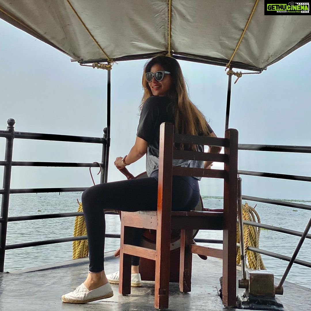 Puja Gupta Instagram - Come Sail Away... Kumarakom Lake Resort