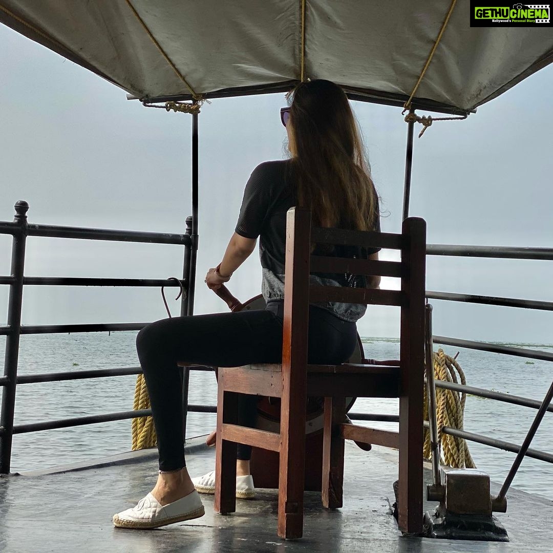 Puja Gupta Instagram - Come Sail Away... Kumarakom Lake Resort