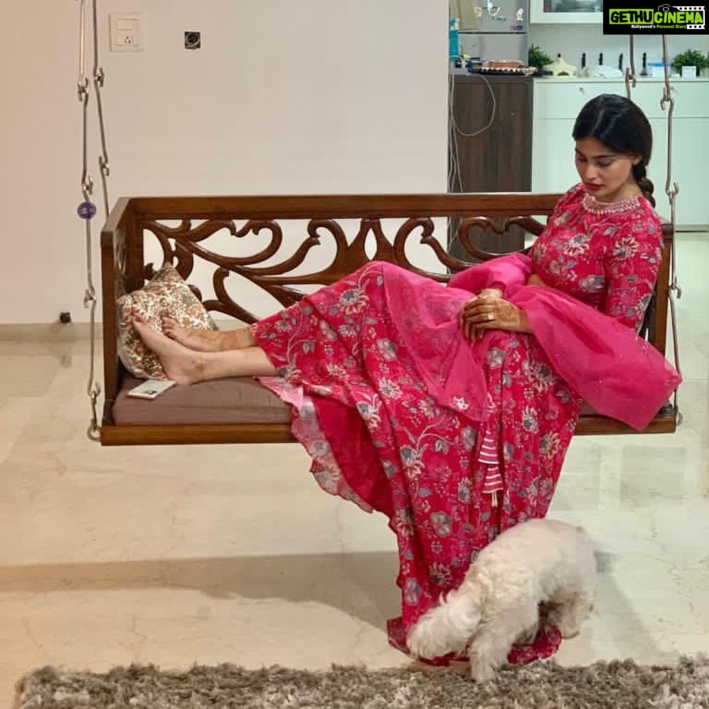 Puja Gupta Instagram - Wen u don’t have to worry how u look cause u wearing ur fav gals creation @chhavviaggarwalofficial Xoxoxo Planet Earth