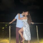 Puja Gupta Instagram - My world 🌎 Happy birthday mi amor @varun_talukdar Bandra Band Stand