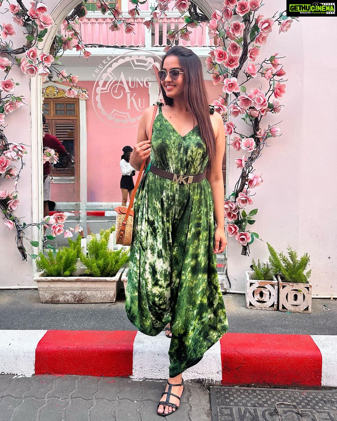 Pujita Ponnada Instagram - Exploring phuket ππ¦πβ¨ Pic 1,4,6 - old town phuket Pic 2,3,5 - Wat chalong temple Pic 7,8,9 - @big_buddha_phuket_official #pujitaponnada #thailand #phuket #travel Phuket, Thailand