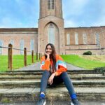 Pujita Ponnada Instagram - It’s a beautiful morning ⛪️🍁🫶🏻 #pujitaponnada #ukdiaries #travel #goodmorning Guildford Cathedral