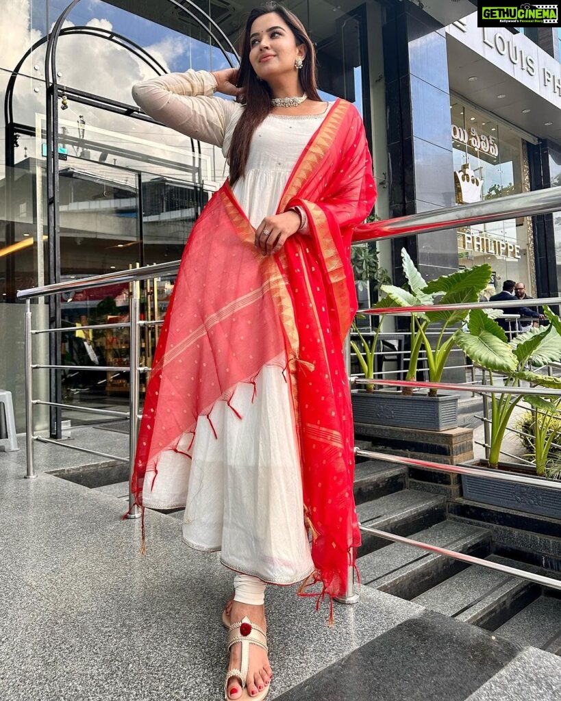 Pujita Ponnada Instagram - Indian outfits for the win always 🧚🏻‍♀✨ #pujitaponnada