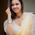 Pujita Ponnada Instagram – Put the past behind you, your present moment is all that matters 💛✨

Have an amazing day y’all 🫶🏻

Beautifully captured by @_virphotography 

#pujitaponnada