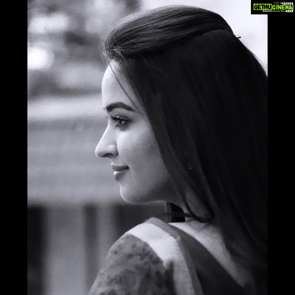 Pujita Ponnada Instagram - Your happiness is your responsibility, protect your peace at all costs ✨ Good morning y’all 🖤 #pujitaponnada #bnw #potraits #shootlife #tamilcinema