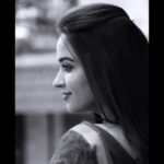 Pujita Ponnada Instagram – Your happiness is your responsibility, protect your peace at all costs ✨

Good morning y’all 🖤

#pujitaponnada #bnw #potraits #shootlife #tamilcinema