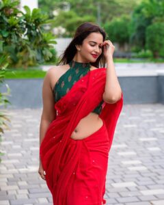 Pujita Ponnada Instagram - Making you fall in love all over again ❤️

📸 @portsbyady 

#pujitaponnada #sareelove