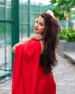 Pujita Ponnada Instagram - Making you fall in love all over again ❤️

📸 @portsbyady 

#pujitaponnada #sareelove
