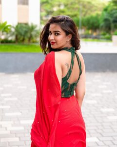 Pujita Ponnada Instagram - Making you fall in love all over again ❤️

📸 @portsbyady 

#pujitaponnada #sareelove