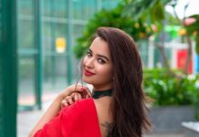 Pujita Ponnada Instagram - Making you fall in love all over again ❤️ 📸 @portsbyady #pujitaponnada #sareelove