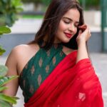 Pujita Ponnada Instagram - 🌶️ 🌶️ 📸 @portsbyady #pujitaponnada #sareelove