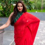 Pujita Ponnada Instagram - 🌶️ 🌶️ 📸 @portsbyady #pujitaponnada #sareelove