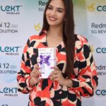 Pujita Ponnada Instagram - Very happy to launch the new @redmiindia series 12 mobile phone in the @celektindia Madhapur store today, Congratulations @celektindia✨ Organised by @shreyasgroup #pujitaponnada #celekt #celektmobiles #redmi12series