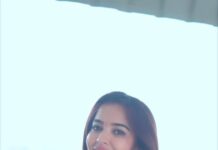 Pujita Ponnada Instagram - 🫶🏻🫶🏻 🎥 @_virphotography #pujitaponnada #reelsindia #goodvibes #sareelove #shootlife