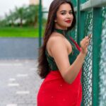 Pujita Ponnada Instagram - Making you fall in love all over again ❤️ 📸 @portsbyady #pujitaponnada #sareelove