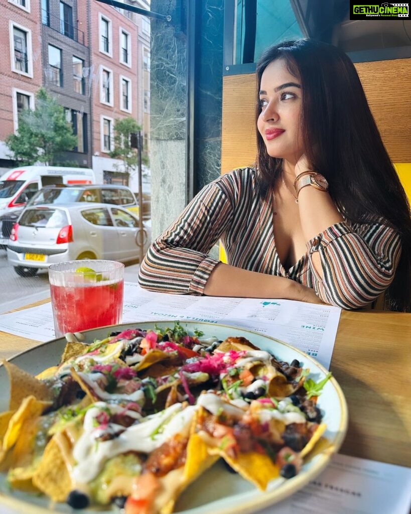 Pujita Ponnada Instagram - The foodie in me is happy today 😎 #pujitaponnada #ukdiaries #travel #london Wahaca Covent Garden