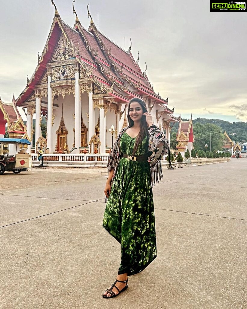 Pujita Ponnada Instagram - Exploring phuket 👒🦋🐉✨ Pic 1,4,6 - old town phuket Pic 2,3,5 - Wat chalong temple Pic 7,8,9 - @big_buddha_phuket_official #pujitaponnada #thailand #phuket #travel Phuket, Thailand