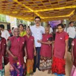 R. Sarathkumar Instagram - மயிலாப்பூர் வித்யா மந்திர் பள்ளியில் நடந்த "Reflections" என்ற கலைநிகழ்ச்சியில் கலந்து கொண்டு மாணவர்களை ஊக்கப்படுத்தி சிறந்த மனிதர்களாக வாழ்வில் உயர வேண்டுமென அறிவுறுத்தினேன். பள்ளியில் பணியாற்றிய கடைநிலை ஊழியர்கள் முதல், பள்ளியின் முதல்வர் வரை அனைவரும் சிறந்த வரவேற்பு அளித்ததை காணும் போது, இப்பள்ளியில் பணிகளுக்குள் உயர்வு, தாழ்வின்றி அனைவருக்குமான சமத்துவம் நிலைநாட்டப்பட்டதை எண்ணி மகிழ்ந்தேன். . . . . . #vidyamandir #mylapore #school #schooldays #memories