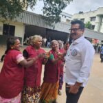 R. Sarathkumar Instagram - மயிலாப்பூர் வித்யா மந்திர் பள்ளியில் நடந்த "Reflections" என்ற கலைநிகழ்ச்சியில் கலந்து கொண்டு மாணவர்களை ஊக்கப்படுத்தி சிறந்த மனிதர்களாக வாழ்வில் உயர வேண்டுமென அறிவுறுத்தினேன். பள்ளியில் பணியாற்றிய கடைநிலை ஊழியர்கள் முதல், பள்ளியின் முதல்வர் வரை அனைவரும் சிறந்த வரவேற்பு அளித்ததை காணும் போது, இப்பள்ளியில் பணிகளுக்குள் உயர்வு, தாழ்வின்றி அனைவருக்குமான சமத்துவம் நிலைநாட்டப்பட்டதை எண்ணி மகிழ்ந்தேன். . . . . . #vidyamandir #mylapore #school #schooldays #memories