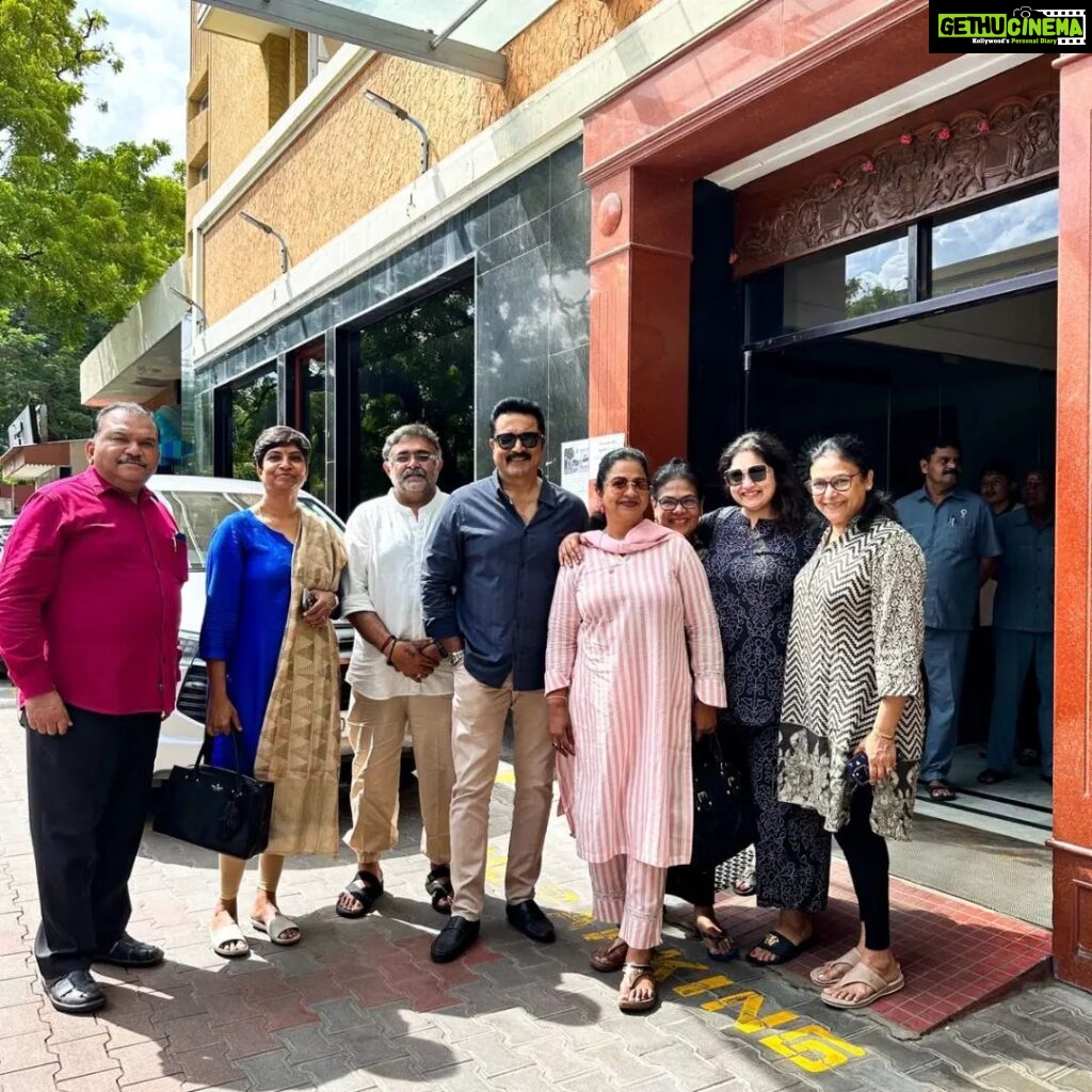 R. Sarathkumar Instagram - There was news that New Woodlands the landmark restaurant, was going to be shut forever. Took personal interest to check it out with family and friends ,and was releived to note that the news was a rumor.Enjoyed lunch at this iconic place in which the citizens of Chennai have immersed their fond memories #NewWoodlandsHotel #foodindustry #dontspreadrumors #chennai #restaurant New Woodlands Hotel