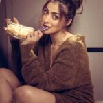 Raai Laxmi Instagram - 💕My kitchen my rules 💕 It’s that simple.😋 #2023PhotoDump 💕 📸 @deepak_das_photography @kakali_das_photography 👗 @shalu_jaiswani