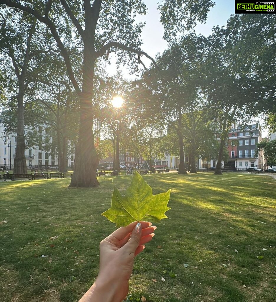 Raai Laxmi Instagram - 💕💕💕 #londonlife #londondiaries #LRtravel #vacayvibes #happyspace 💫#postcard 💫