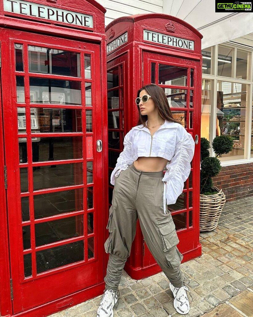 Raai Laxmi Instagram - 💕It feels good to be lost in the right direction.💕 ☎️ London, Unιted Kingdom