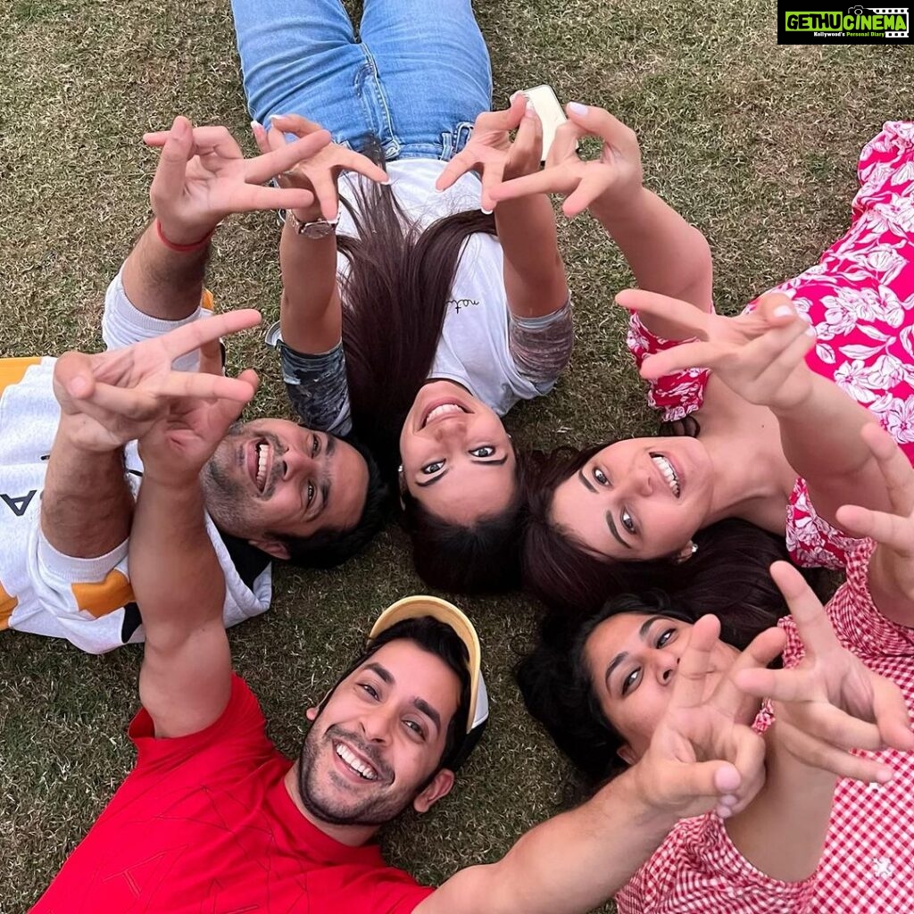 Raashi Khanna Instagram - My precious weirdos..! What would I do without you..! Happy friendships day.. I love you all so much..! ♥️♥️