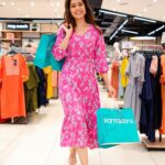 Raashi Khanna Instagram - Lights, Camera, SALE! 😎 𝑷𝒂𝒏𝒕𝒂𝒍𝒐𝒐𝒏𝒔 𝑬𝒏𝒅 𝒐𝒇 𝑺𝒆𝒂𝒔𝒐𝒏 𝑺𝒂𝒍𝒆 is now live and it’s OMG-worthy! 😱✨ Get ready to steal the spotlight with the hottest trends and stylish clothes at up to 𝟲𝟬% 𝗢𝗙𝗙! 🛍️🔥 From catwalk-worthy dresses to trendy tops, Pantaloons has everything you need to shine like a true celebrity. So, grab your shades, strike a pose, and rush to your nearest Pantaloons store today! 💃💫 Offer valid online and in-store. 📍Pantaloons Store - Inorbit Mall, Cyberabad Don’t miss out on the fun! Happy shopping! 🛍️✨ P.S. Did you checkout the end of the video? 😎 *T&Cs Apply #Pantaloons #PantaloonsFashion #PlayWithFashion #EOSS #EndOfSeasonSale #Shopping #Sale #Offers #Discounts #WomensFashion #MensFashion #WomensWear #MensWear #Acccessories #KidsWear #HomeDecor #ShopaholicEOSS #FashionFiesta