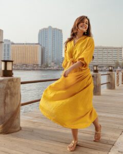Raashi Khanna Instagram - Happy feet, happy heart 💛
#traveldiaries 

📸 @rolandhaddad_