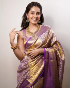 Raashi Khanna Instagram - साड़ी और सादगी 💜