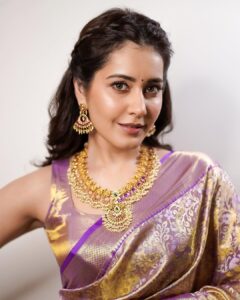Raashi Khanna Instagram - साड़ी और सादगी 💜