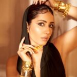 Raashi Khanna Instagram - Subtle drama in the hood..! It’s all in the details 🖤