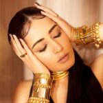Raashi Khanna Instagram - Subtle drama in the hood..! It’s all in the details 🖤