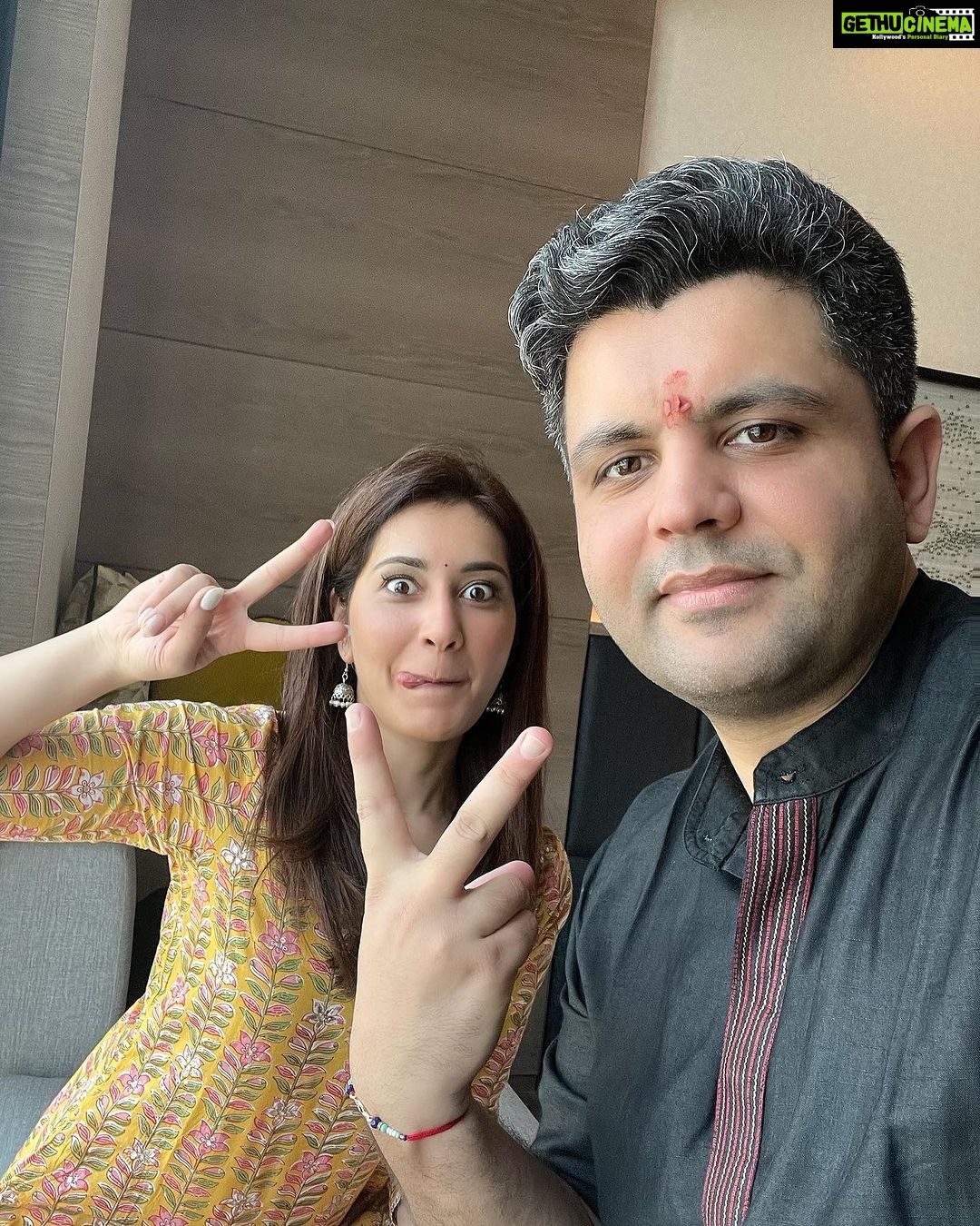 Raashi Khanna Instagram - As you set yourself to conquer the waves, know that your sister's love is sailing right along with you..! ♥️ Happy Rakhi to the most amazing brother who also brings out my crazy side..! 🤪 - Capt. @khannaraunaq ♥️♥️♥️